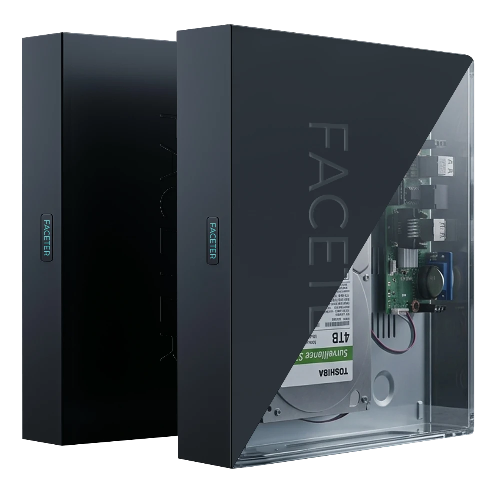 Faceter NVR в разрезе — сменный жёсткий диск внутри